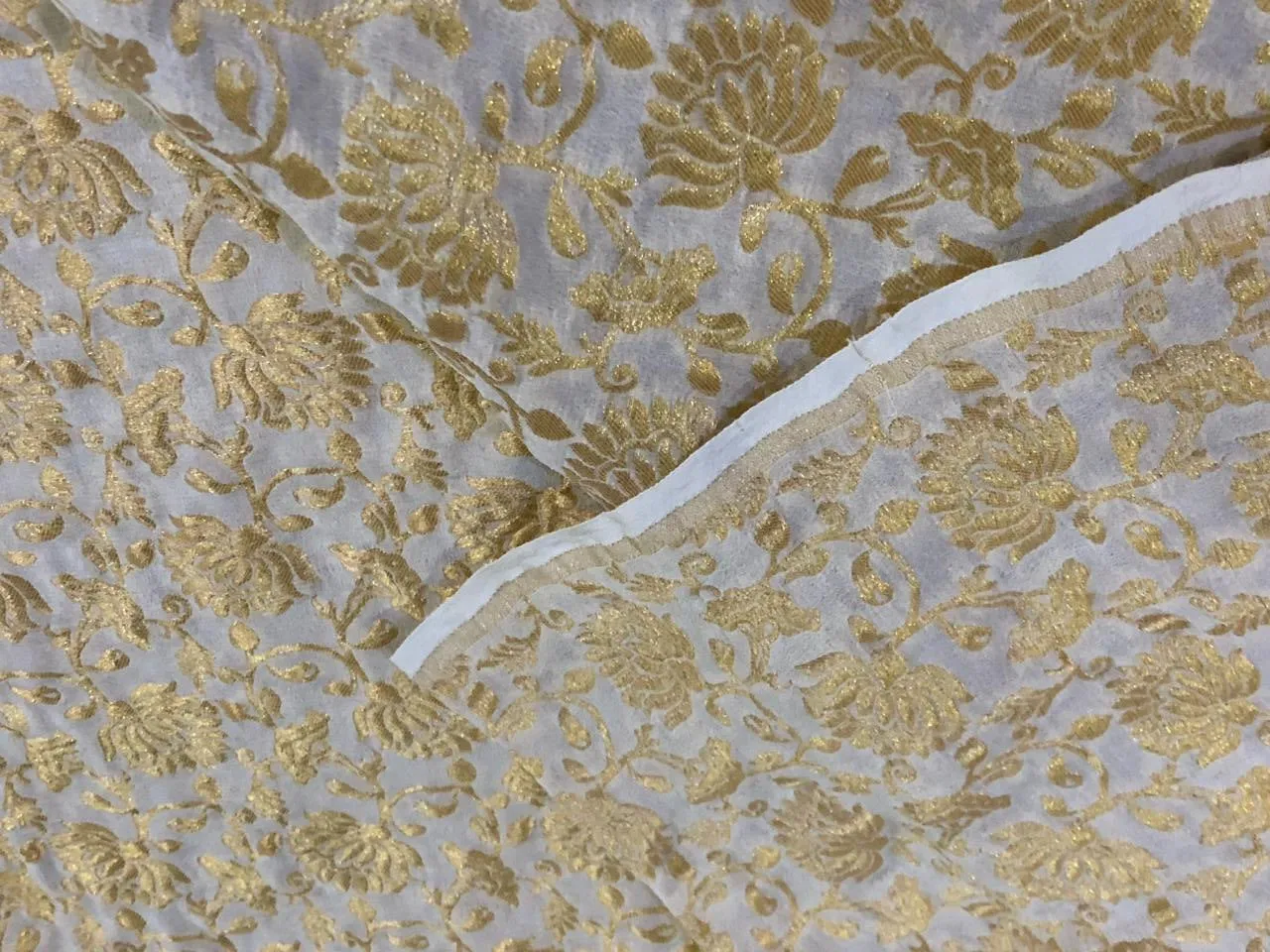 100% Silk Brocade fabric available in 3 colors white ivory and silver /white ivory and gold/white ivory and white gold BRO932[1/2/3]