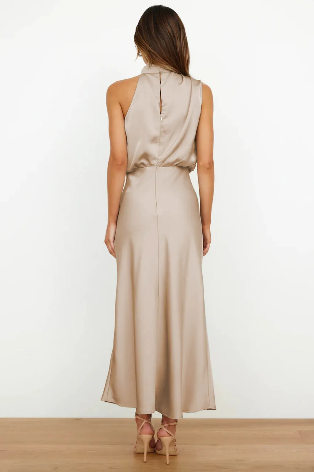 Celest I Long dress with halter neck