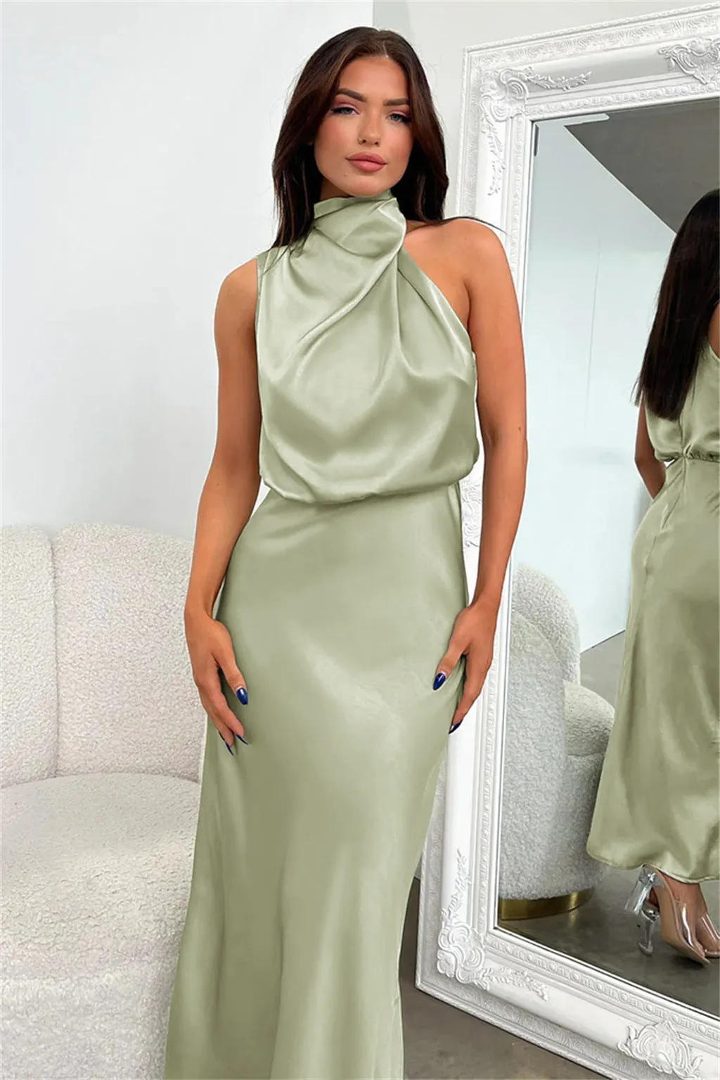 Celest I Long dress with halter neck