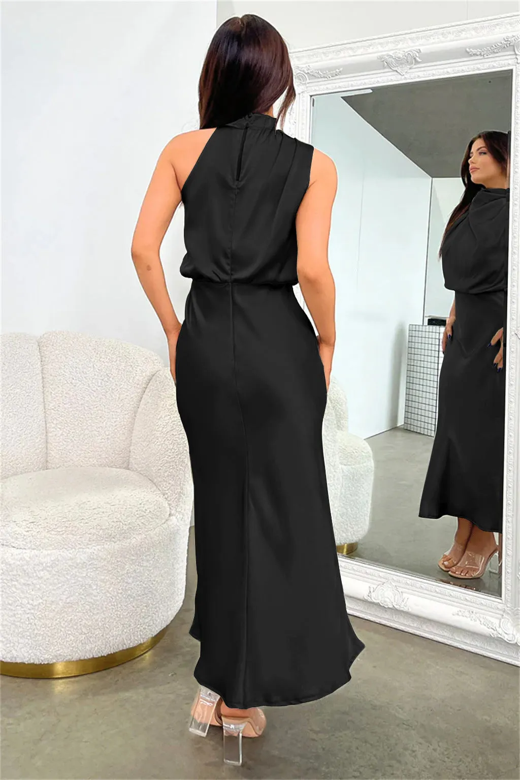 Celest I Long dress with halter neck
