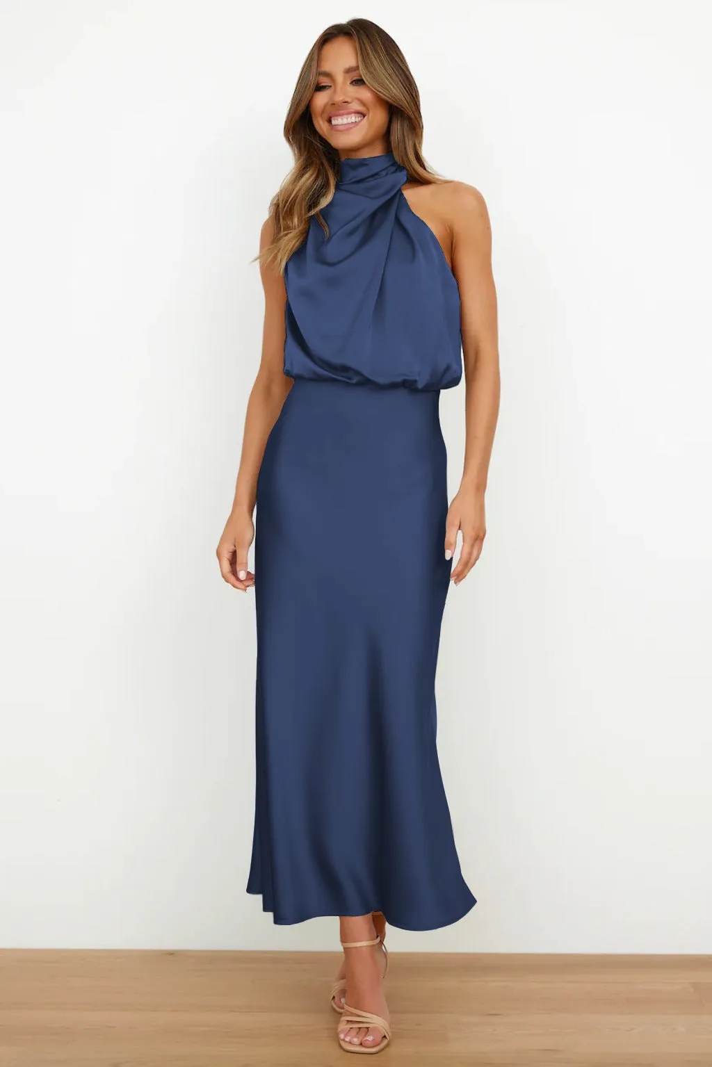 Celest I Long dress with halter neck