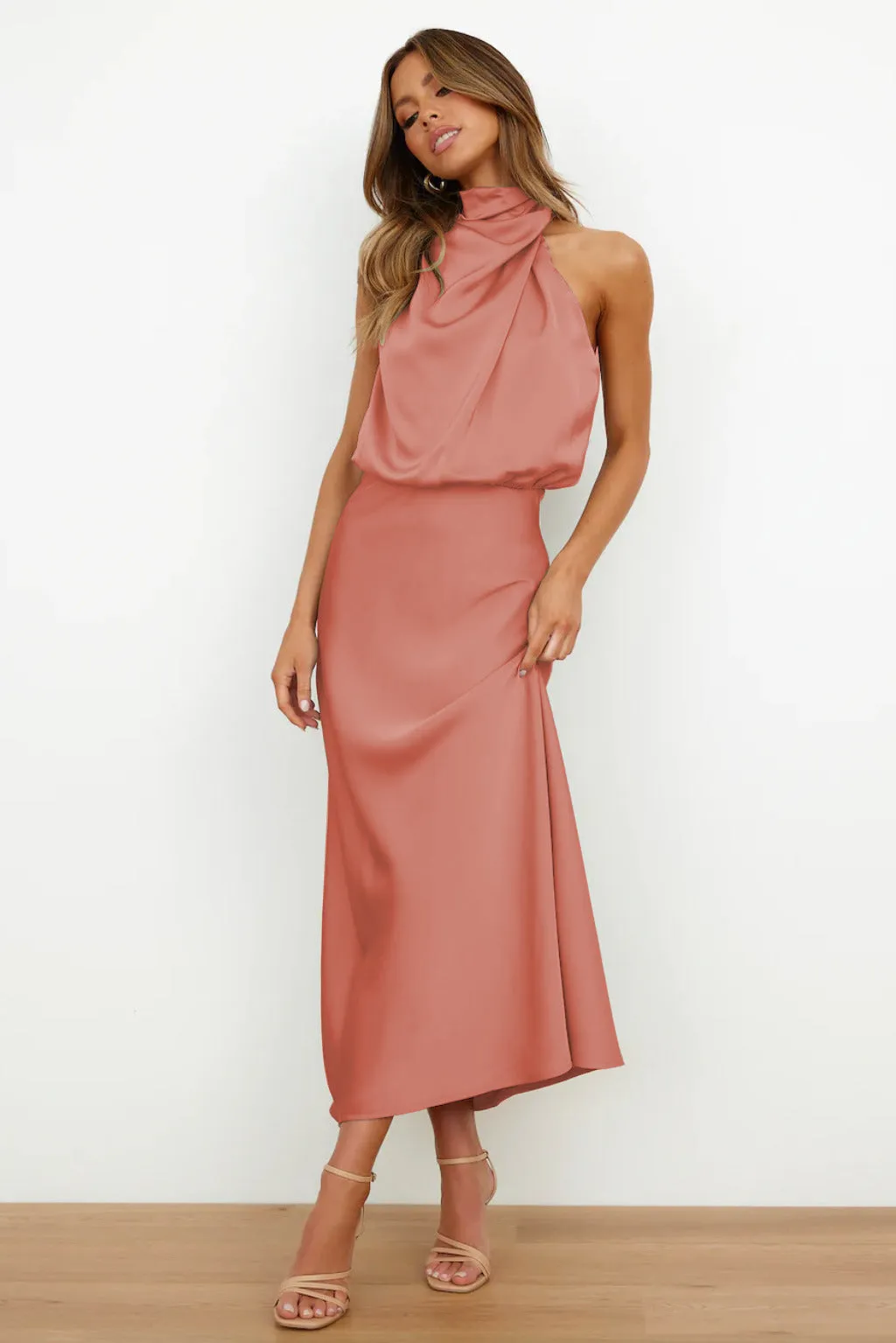 Celest I Long dress with halter neck