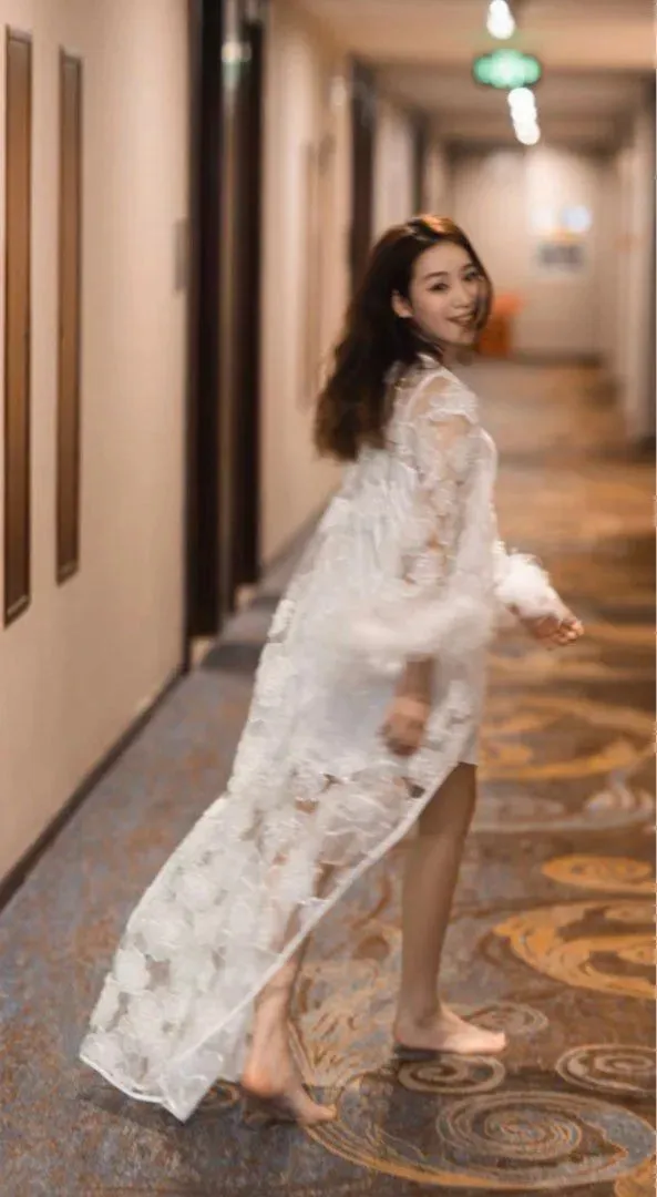 Luxury SIMONE Lace Bridal Robe