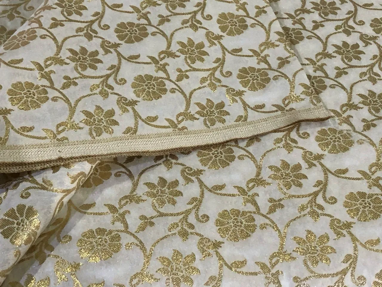 Silk Brocade fabric IVORY AND METTALIC GOLD JACQUARD DYEABLE BRO932[4]
