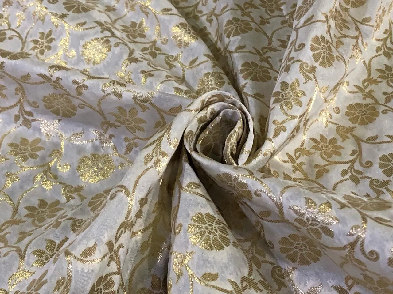 Silk Brocade fabric IVORY AND METTALIC GOLD JACQUARD DYEABLE BRO932[4]