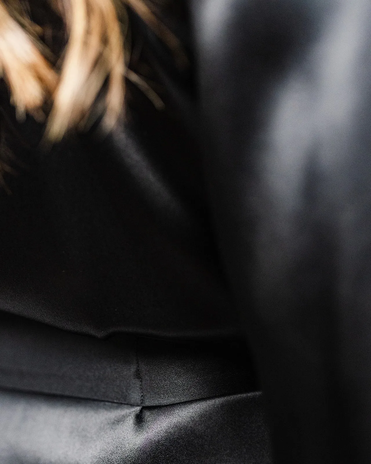 Silk Magnolia - Pure Silk Dressing Gown | Black
