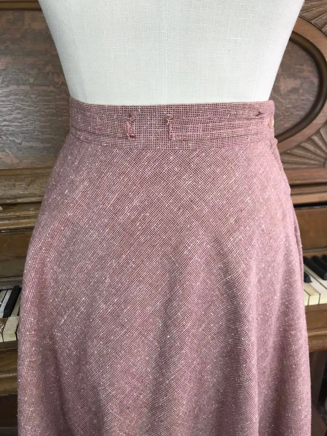 Vintage 60s 70s 1970s Red Burgundy Wool blend High Waisted Full Circle Skirt Size 3 XS